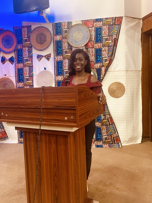 Mademoiselle Mame Niny SENGHOR, doctorante à l’UGB a remporté le 1er prix des présentations orales lors de la 11éme Conférence de l’African Material Research Society, tenue du 12 au 14 décembre 2022 à l’UCAD. Organisée et soutenue par la National Science Foundation (USA) et la South Africa Research Foundation (NRF), la conférence a réuni plus de 500 chercheurs, ingénieurs et professionnels venus de diverses parties du monde (USA, Royaume-Uni, France, Canada, Afrique du Sud, etc.) pour échanger et partager a