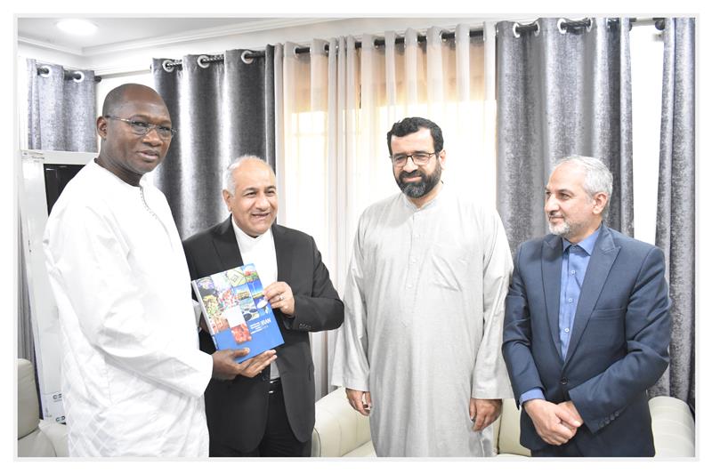  Visite de l’Ambassadeur de la République Islamique d’Iran au Sénégal et au Cap Vert à l’UGB