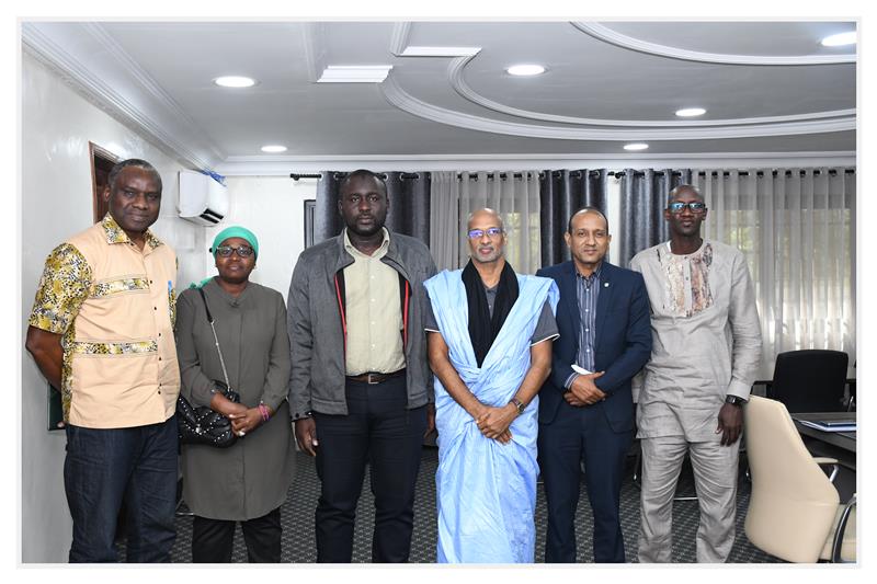  Visite de courtoisie de l’Ambassadeur de la République Islamique de Mauritanie au Sénégal à l’UGB.