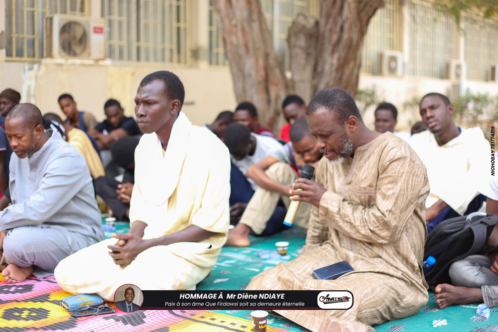 Hommage au Professeur Diéne NDIAYE : la statue du jardin de l’UFR SAT 