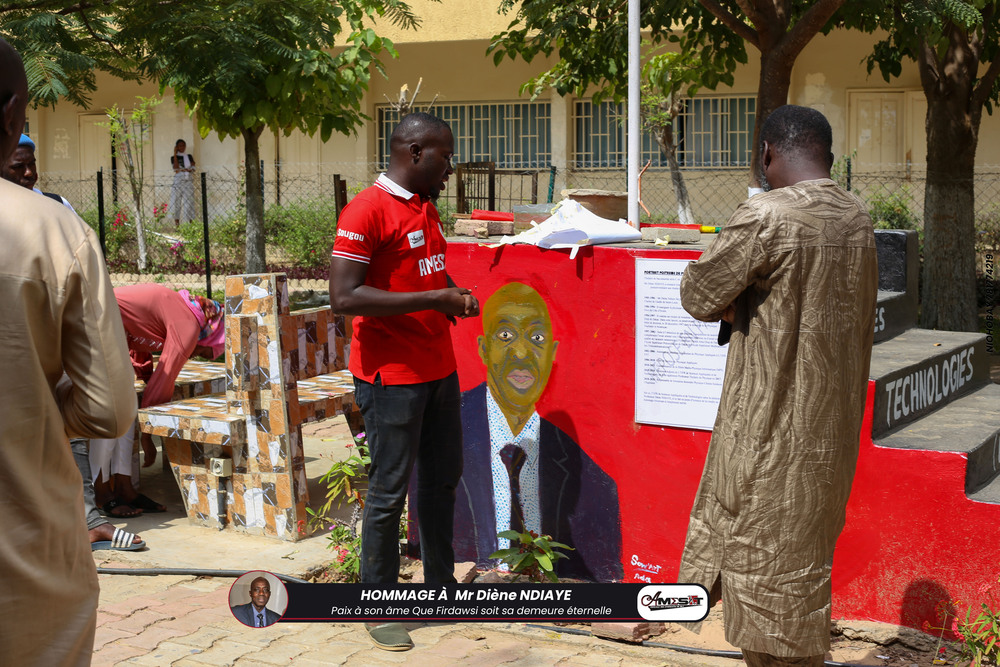 Hommage au Professeur Diéne NDIAYE : la statue du jardin de l’UFR SAT 