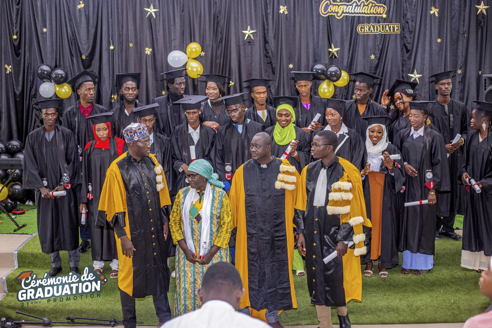 Première cérémonie de graduation de l’UFR CRAC : Un moment d’excellence et de célébration !