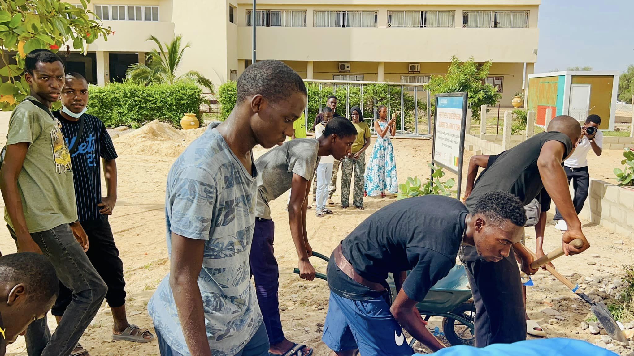 Les Élèves Ingénieurs de l’IPSL/UGB en Action