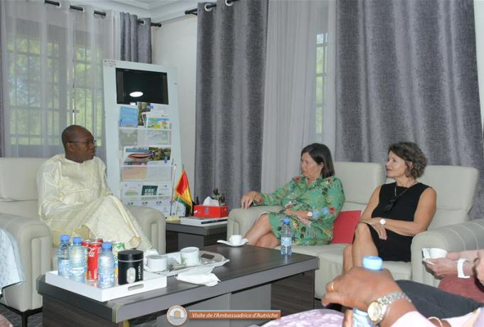 Visite de l’ambassadrice d'Autriche à l’Université Gaston BERGER de Saint-Louis