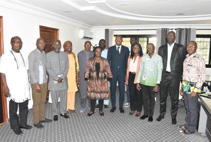 Une délégation de l’Université Nangui Abrogoua de Côte d’Ivoire en visite à l’UGB